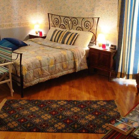 Bed and Breakfast Il Melograno Борго-Сан-Далмаццо Номер фото